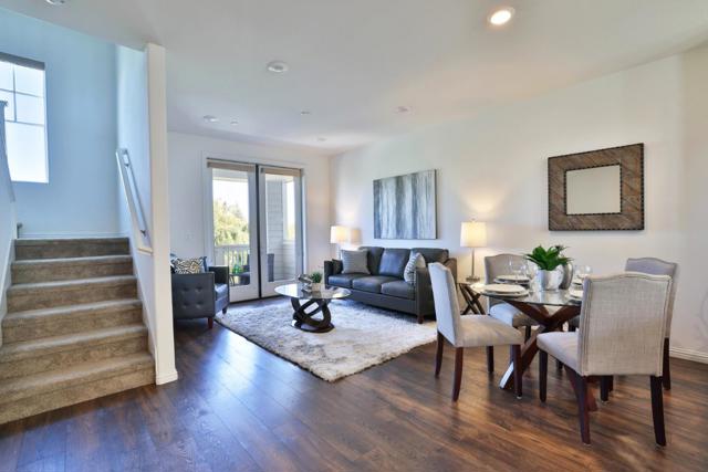 3917 Pyramid Way, Mountain View CA: https://media.crmls.org/mediaz/b4928682-02bd-4f2e-8741-f22f5e1cad7d.jpg