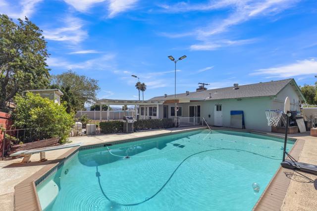 1545 Meadow, El Cajon CA: https://media.crmls.org/mediaz/b492e393-6b23-41d9-9c00-e93130d1de18.jpg