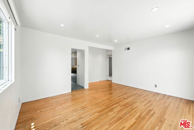 1317 Devlin Drive, Los Angeles CA: https://media.crmls.org/mediaz/b4939903-aacf-4751-9ff6-2f7cbdf61245.jpg