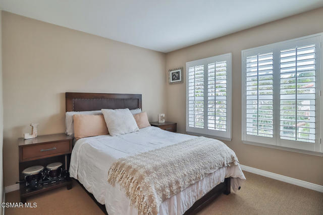 963 Corte Augusta, Camarillo CA: https://media.crmls.org/mediaz/b49514c6-3386-4592-b407-1418a710a3f7.jpg