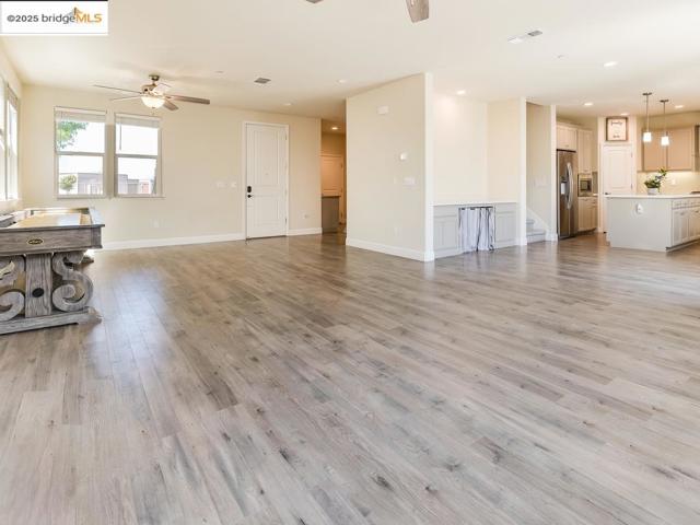 270 Guthrie Lane, Brentwood CA: https://media.crmls.org/mediaz/b495526f-6347-447c-a6e3-eafb44f6a0ff.jpg