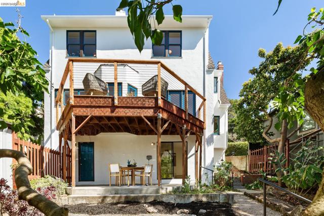 758 Spruce St, Berkeley CA: https://media.crmls.org/mediaz/b496507c-4200-4b9b-acc1-f1a1bcfc539c.jpg