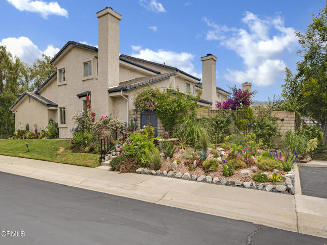 6004 Rothko Lane, Simi Valley CA: https://media.crmls.org/mediaz/b4968a60-b42b-4d20-8119-36afa1165b37.jpg
