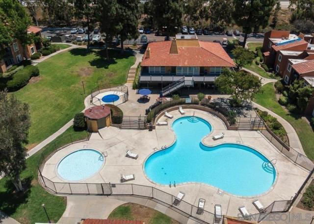17105 W Bernardo Dr, San Diego CA: https://media.crmls.org/mediaz/b4986062-06a9-488e-b4a8-91c5802aad35.jpg