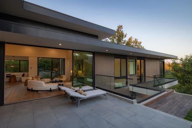 25251 La Rena Lane, Los Altos Hills CA: https://media.crmls.org/mediaz/b4986248-87fc-45c5-9161-1880c4d3d213.jpg