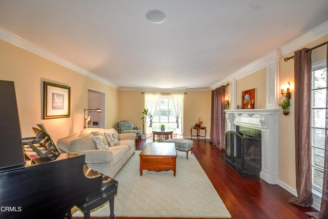 1908 Warwick Road, San Marino CA: https://media.crmls.org/mediaz/b49917e6-2e1f-46cf-b29b-c43c23bc2955.jpg