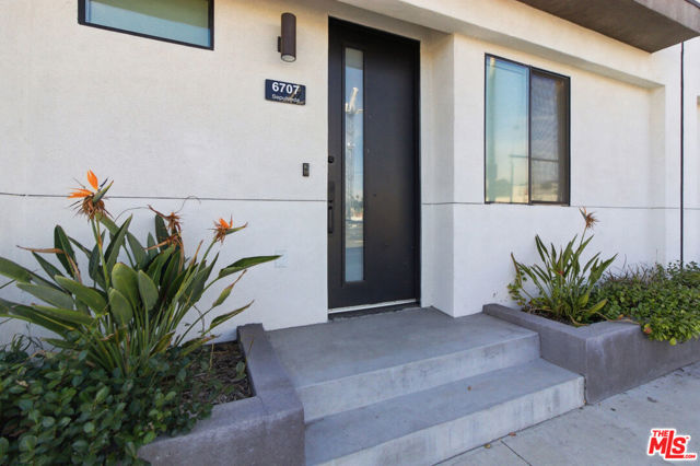 6707 N Sepulveda Boulevard, Van Nuys CA: https://media.crmls.org/mediaz/b499cfbf-460a-46ca-87ee-47b0a0e7c4de.jpg