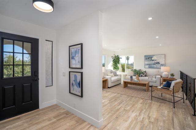1466 Conway Dr, Escondido CA: https://media.crmls.org/mediaz/b49b18ec-4c54-4adb-9c01-a295c80a13e6.jpg