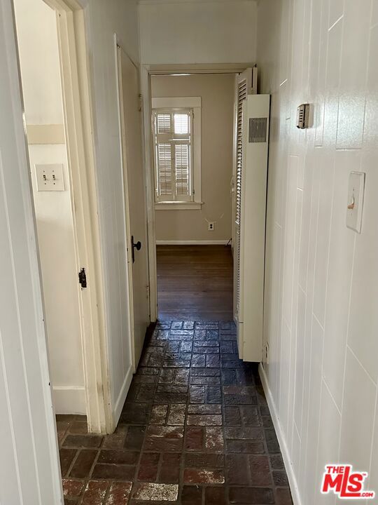 6425 E Ocean Boulevard, Long Beach CA: https://media.crmls.org/mediaz/b49b4669-4998-47f2-9b78-63d26eed6229.jpg