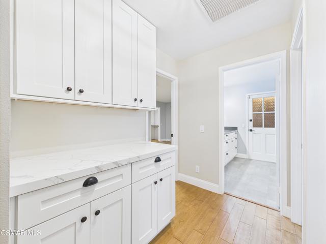 29650 Kimberly Drive, Agoura Hills CA: https://media.crmls.org/mediaz/b49c57a5-2549-4946-b9a8-27ef7321f175.jpg