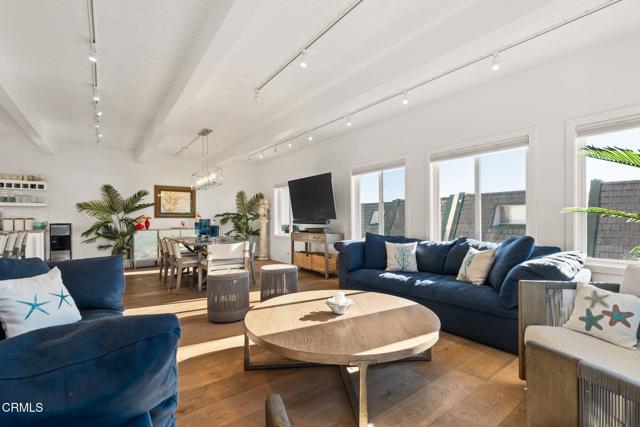 Detail Gallery Image 10 of 52 For 11770 Pacific Coast Hwy #U,  Malibu,  CA 90265 - 4 Beds | 4 Baths