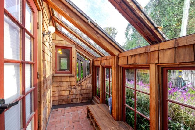 1009 Miramontes Street, Half Moon Bay CA: https://media.crmls.org/mediaz/b49d2eff-2a7d-4bfc-914a-502b4d104206.jpg