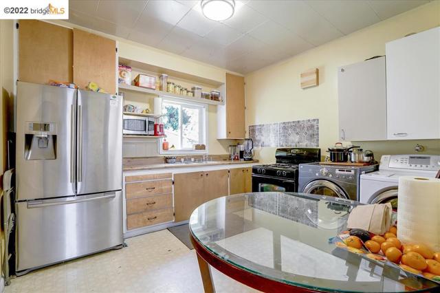 173 Clayton Avenue, San Jose CA: https://media.crmls.org/mediaz/b49dabf7-eaa4-4468-b6af-80b1ac85d32d.jpg