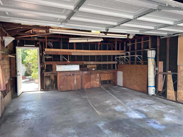 9109 Lower Azusa Rd, Rosemead CA: https://media.crmls.org/mediaz/b49e02fb-ce9f-4e47-9e6d-46dd03a15de5.jpg