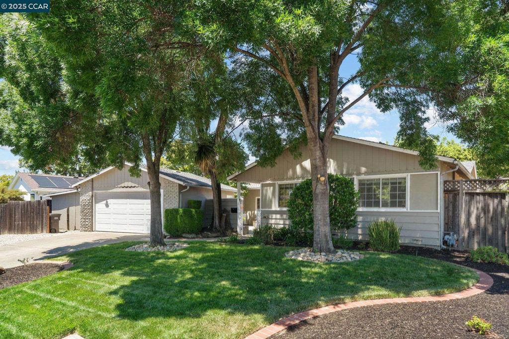 4285 Woodson Ct