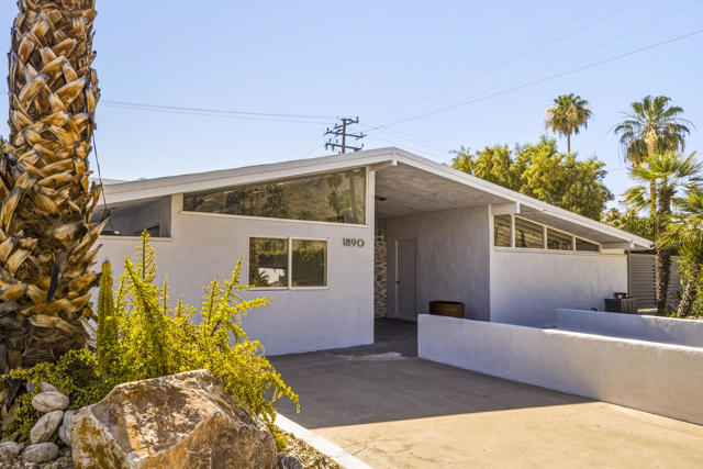 1890 S Navajo Drive, Palm Springs, CA 92264
