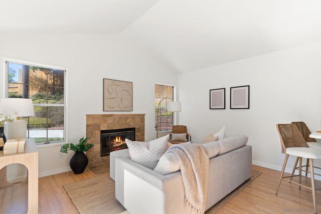 10598 Rancho Carmel Dr, San Diego CA: https://media.crmls.org/mediaz/b49ec7a2-9e2e-40e3-bc31-5eece16811fd.jpg