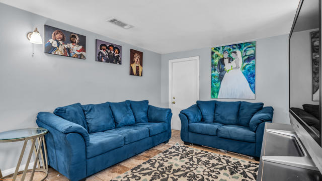 77575 California Drive, Palm Desert CA: https://media.crmls.org/mediaz/b49f6573-a562-496f-9982-9007ca5cb679.jpg