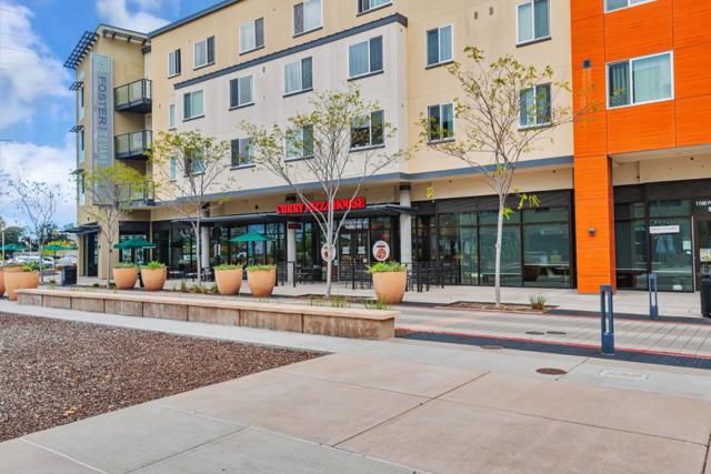 1028 Foster Square Lane, Foster City CA: https://media.crmls.org/mediaz/b49f88ee-80a6-40f6-ac42-5d510ee4e556.jpg