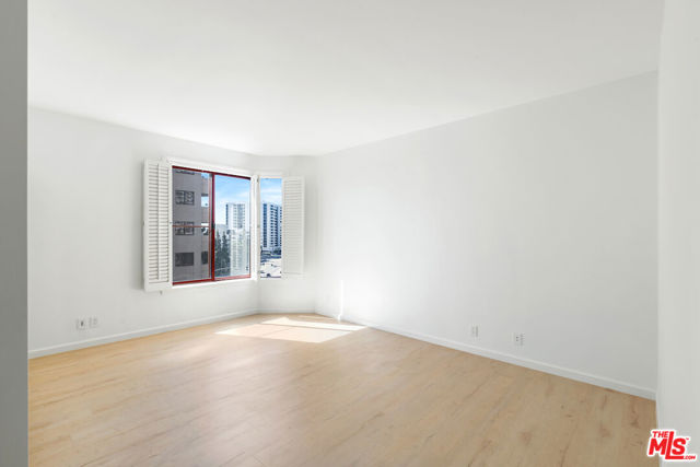 10550 Wilshire Boulevard, Los Angeles CA: https://media.crmls.org/mediaz/b49fe1d4-e57f-4792-a178-20b4767f5b36.jpg