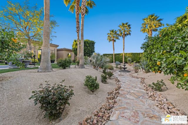 3 Coronado Court, Rancho Mirage CA: https://media.crmls.org/mediaz/b49fece4-60eb-4f5d-b9e5-be952182e651.jpg