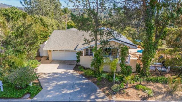17221 Cloudcroft Dr, Poway CA: https://media.crmls.org/mediaz/b4a0333b-2e8f-4be9-9d04-84151fb9e57f.jpg