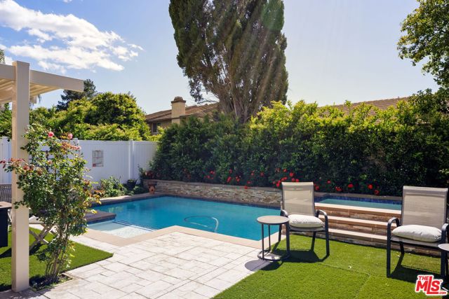 25685 Lupita Drive, Valencia CA: https://media.crmls.org/mediaz/b4a049d8-56e4-4f21-a0e1-ae1999b26cba.jpg