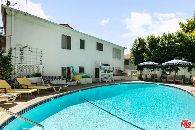 1323 N OLIVE Drive, West Hollywood CA: https://media.crmls.org/mediaz/b4a0a47d-2370-4f4a-9211-e59e531a232a.jpg
