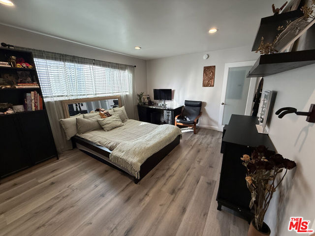 843 4th Street, Santa Monica CA: https://media.crmls.org/mediaz/b4a0c251-e0c4-4a69-8151-78d45f2060a2.jpg