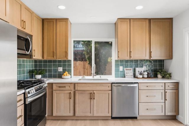 Detail Gallery Image 12 of 30 For 9604 Paseo Montril, San Diego,  CA 92129 - 3 Beds | 2 Baths