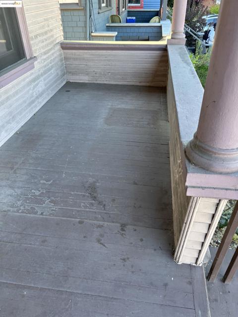 35 Randwick Ave, Oakland CA: https://media.crmls.org/mediaz/b4a12d75-065e-43e3-9898-efa121af8426.jpg