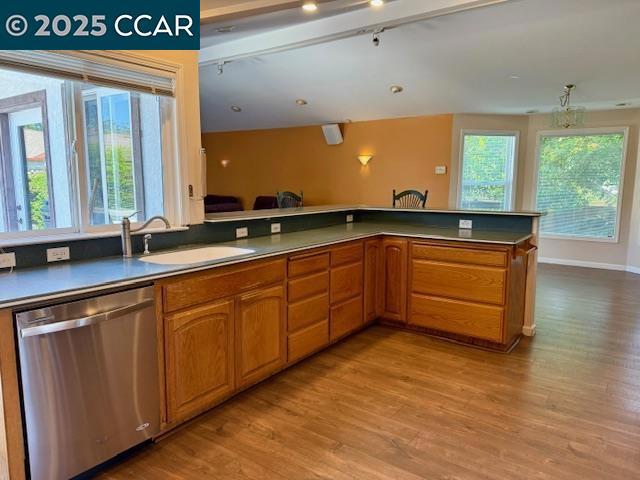 44 Dos Rios Ct, San Ramon CA: https://media.crmls.org/mediaz/b4a1e55c-35af-41c4-844d-8b575b01db5f.jpg