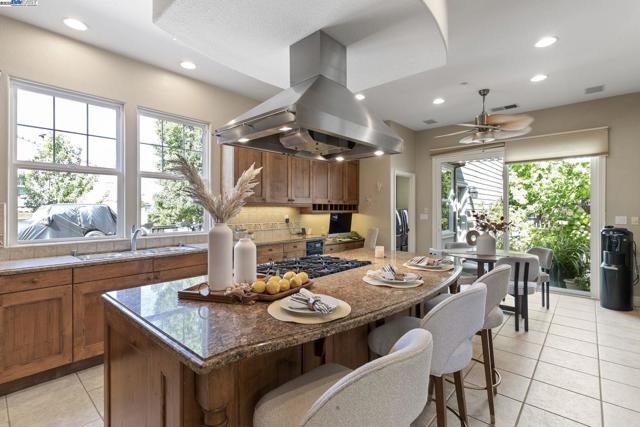 3168 Bay Meadows Ct, Livermore CA: https://media.crmls.org/mediaz/b4a1f0f4-cb9c-4cac-8610-dd58963f0802.jpg