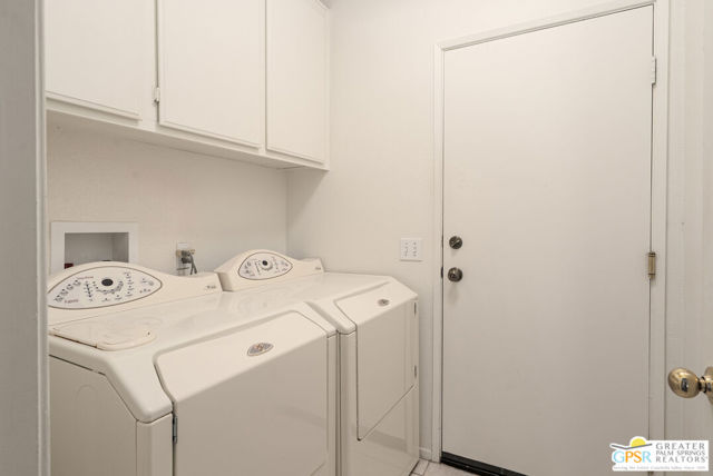 2220 N Paseo De Anza, Palm Springs CA: https://media.crmls.org/mediaz/b4a20440-339b-4dcd-9b0f-a1295c67b172.jpg