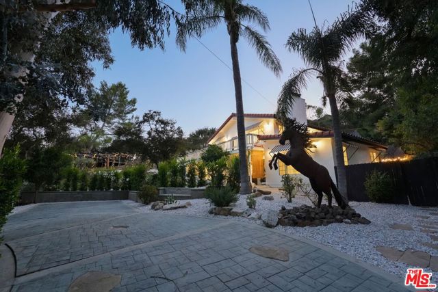 2365 Old Topanga Canyon Road, Topanga CA: https://media.crmls.org/mediaz/b4a2104a-c9f5-40e7-b446-ce10bec98546.jpg