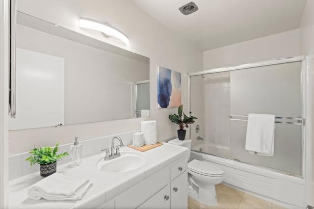 21 Willow Road, Menlo Park CA: https://media.crmls.org/mediaz/b4a21c2b-237e-4974-a912-158acd3a3d89.jpg