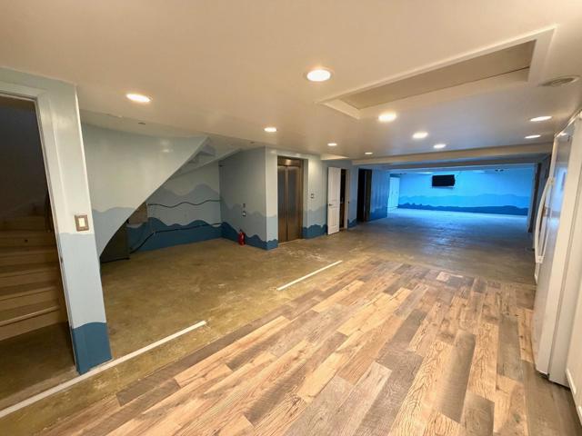 131 30th Avenue, Santa Cruz CA: https://media.crmls.org/mediaz/b4a23514-b78d-4750-a970-77a4b3aec6cd.jpg