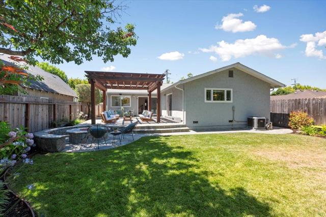 1141 Fairview Avenue, Redwood City CA: https://media.crmls.org/mediaz/b4a23b5b-ea4a-412b-9246-c2536214f02d.jpg