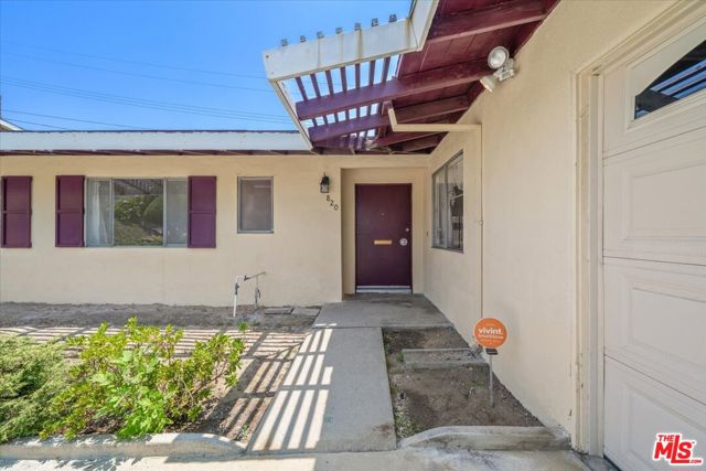 820 N 16th Street, Montebello CA: https://media.crmls.org/mediaz/b4a263a5-b705-4813-badd-fe05bf8e521e.jpg