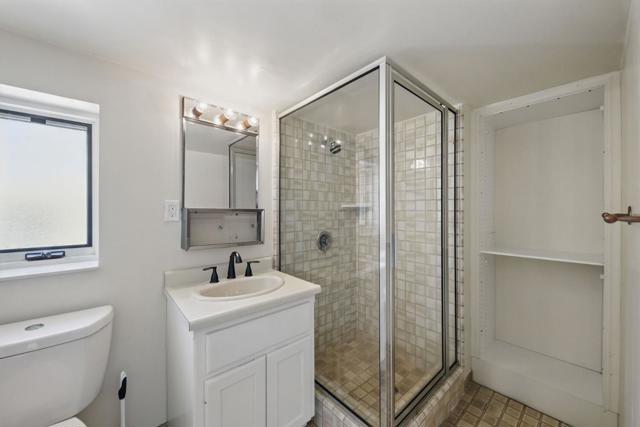 1035 Macadamia Drive, Hillsborough CA: https://media.crmls.org/mediaz/b4a2eb4d-4b6f-4e1d-9242-b7240eef8b96.jpg