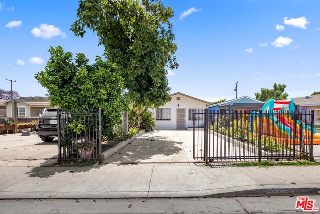 2532 131st Street, Compton, California 90222, 3 Bedrooms Bedrooms, ,1 BathroomBathrooms,Single Family Residence,For Sale,131st,24406911