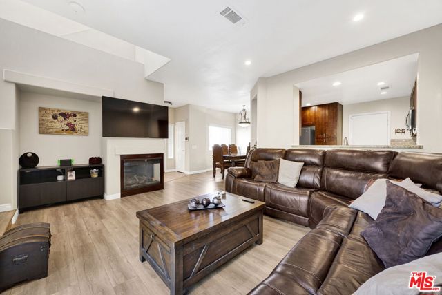 28955 Oak Spring Canyon Road, Canyon Country CA: https://media.crmls.org/mediaz/b4a34a89-4138-456d-8657-7ff4dc113e47.jpg