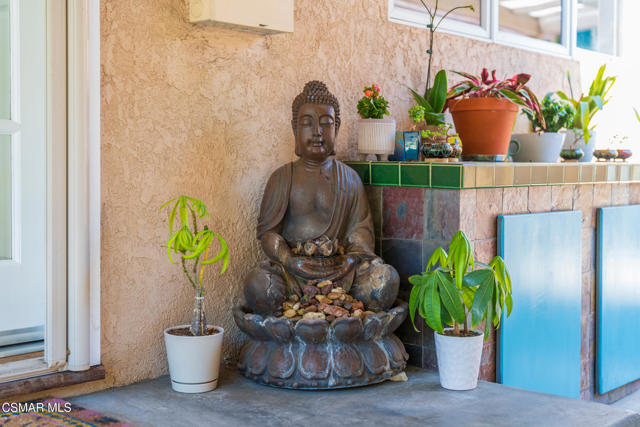 6120 Zelzah Avenue, Encino CA: https://media.crmls.org/mediaz/b4a34f12-531e-4a19-b215-5d055e166a6e.jpg
