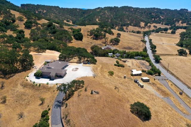 21050 Uvas Road, Morgan Hill CA: https://media.crmls.org/mediaz/b4a3f5b9-65c0-433b-9a79-01d97a3a887a.jpg
