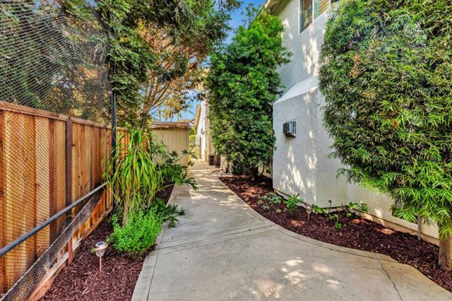 290 Bonnie Lane, Hollister CA: https://media.crmls.org/mediaz/b4a43519-19bd-4e3f-b8d8-23c32941081b.jpg