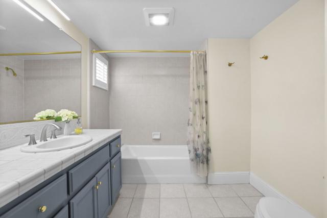 530 El Camino Real, Burlingame CA: https://media.crmls.org/mediaz/b4a4fcdc-87eb-411f-8a60-292b71995b0b.jpg