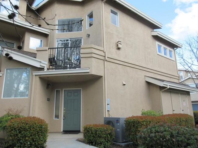 1098 Esparanza Way, San Jose CA: https://media.crmls.org/mediaz/b4a5a76a-f7be-4ef8-91c7-db1aebbf4525.jpg