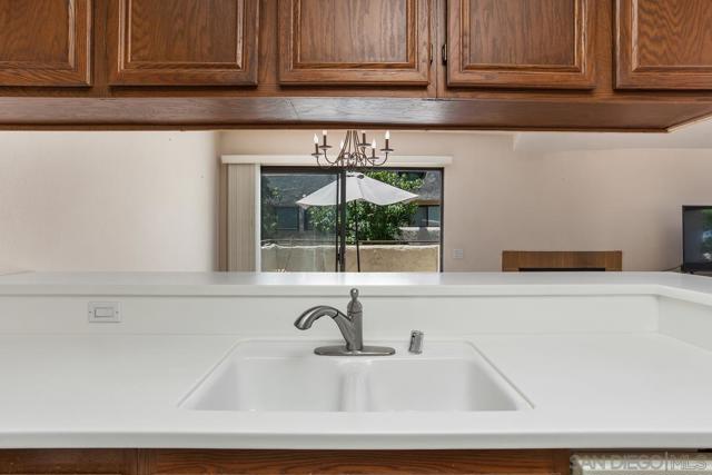 17945 Caminito Pinero, San Diego CA: https://media.crmls.org/mediaz/b4a5f5f0-538b-4b91-bdec-7a0ee8c053ec.jpg