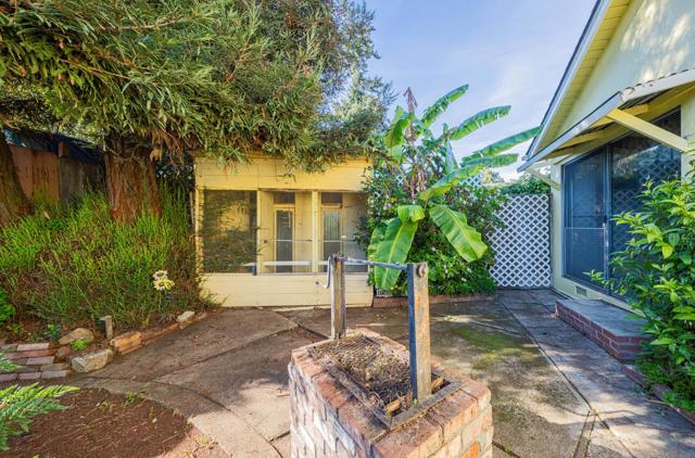 217 Iris Drive, Salinas CA: https://media.crmls.org/mediaz/b4a61211-a277-4ecc-874c-e42b6211f266.jpg