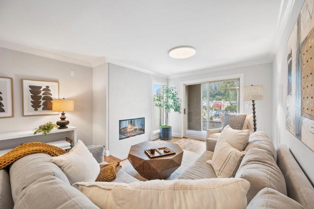107 Knockash, San Francisco CA: https://media.crmls.org/mediaz/b4a7323b-d91e-431a-9343-198c72df1921.jpg